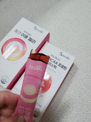 인디닥터 면역 생생 핑크 이뮨 젤리 + 타이탄 BCAA 프로틴 젤리스틱 — 5점을 준 리뷰어가 2022년 4월 올린 사용 사진