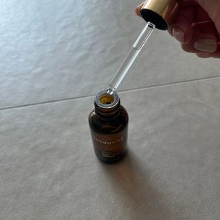 스킨큐어 산다화 비타민c 화이트닝 에센스 30ml — 5점을 준 리뷰어가 2023년 9월 올린 사용 사진