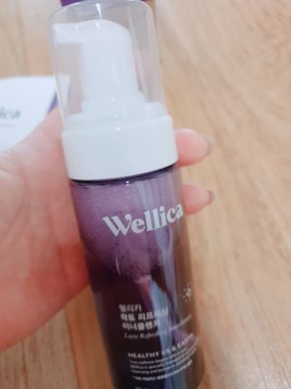 웰리카_V CARE 웰리카 락토 리프레싱 이너클렌저 — 5점을 준 리뷰어가 2020년 12월 올린 사용 사진