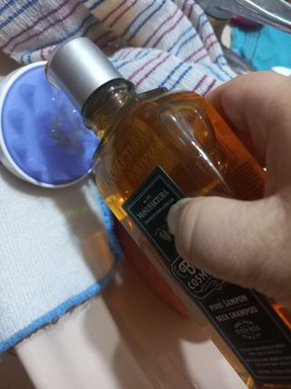 체코 비건화장품 마뉴팍투라 향좋은 천연 맥주샴푸 맥주샤워젤 — 5점을 준 리뷰어가 2022년 5월 올린 사용 사진