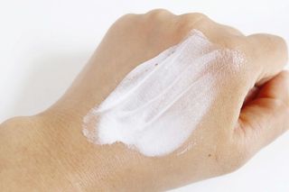 아이디플라코스메틱 아이디 브이로직 플러스 크림 15ml X 4EA — 5점을 준 리뷰어가 2022년 5월 올린 사용 사진