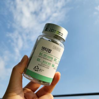 작심연구소 구취제거+충치예방+치아화이트닝 마법의 캔디 덴티팝3종(맛 랜덤 발송) — 5점을 준 리뷰어가 2022년 5월 올린 사용 사진