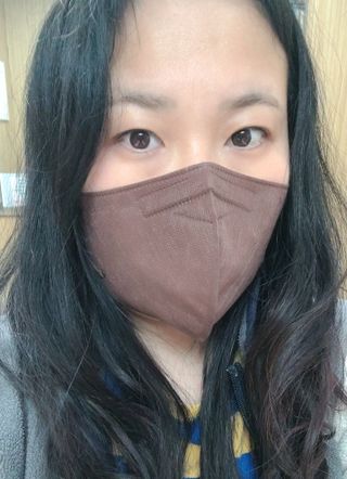 애니가드 셋업마스크 4컬러 각 10매입 [크리미베이지, 캐시미어로즈, 초콜렛브라운, 미드나잇네이비] — 5점을 준 리뷰어가 2022년 2월 올린 사용 사진