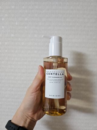 스킨1004 [SKIN1004] 마다가스카르 센텔라 라이트 클렌징 오일 200ml — 4.5점을 준 리뷰어가 2024년 7월 올린 사용 사진