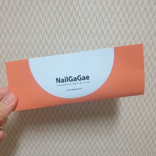 [네일가게] 햇빛에 닿으면 색이 변하는 신기한 햇살 반전 네일스티커_B — 5점을 준 리뷰어가 2021년 8월 올린 사용 사진