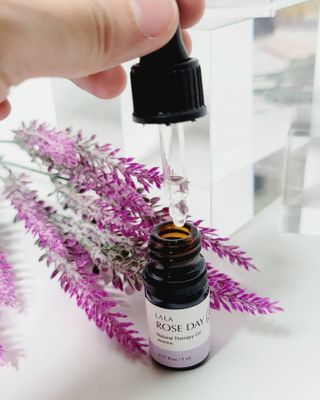 라라로즈데이 시즌2 천연 아로마오일 Y존 케어 속옷향수 이너퍼퓸 5ml  여성의 자존감을 UP시키자 — 5점을 준 리뷰어가 2021년 8월 올린 사용 사진