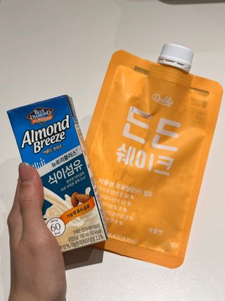 [덜다] 든든 식물성 단백질 쉐이크 40g X 7입 (곡물/딸기) — 5점을 준 리뷰어가 2023년 8월 올린 사용 사진