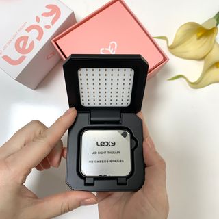LEDi:Y(레이디) 에임텍 LED 뷰티디바이스 Ledi-y 레이디 — 5점을 준 리뷰어가 2023년 2월 올린 사용 사진
