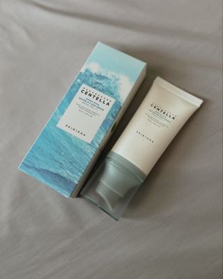 MF[스킨1004] 마다가스카르 센텔라 히알루-시카 워터핏 선세럼 50ml — 4점을 준 리뷰어가 2024년 5월 올린 사용 사진