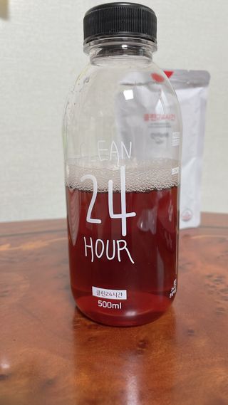 클린24시간 1BOX(5포) + 전용보틀(500ml) — 1.5점을 준 리뷰어가 2022년 8월 올린 사용 사진