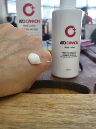 아토캐논(ATO CANNON) 아토캐논 고보습 바디로션 200ml — 5점을 준 리뷰어가 2022년 12월 올린 사용 사진