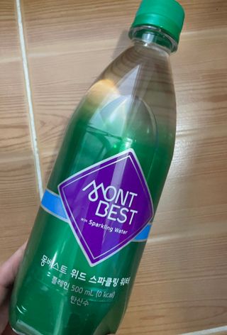 몽베스트 Montbest with Sparkling water Plain 20병 — 5점을 준 리뷰어가 2022년 7월 올린 사용 사진