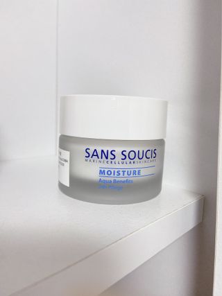 산수시 아쿠아 베네핏 24h 수부지 물광 속건조 수분크림 50ml — 5점을 준 리뷰어가 2021년 7월 올린 사용 사진