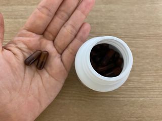 프리마인 홍삼의 강력한 에너지, 이제는 흡수율을 높인 최첨단 캡슐로 간편하게 초고속 충전하세요. — 3점을 준 리뷰어가 2022년 8월 올린 사용 사진
