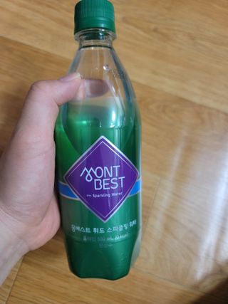 몽베스트 Montbest with Sparkling water Plain 20병 — 5점을 준 리뷰어가 2021년 11월 올린 사용 사진
