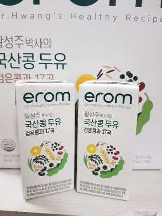 이롬 erom 황성주박사의 국산콩 두유 검은콩과 17곡 — 5점을 준 리뷰어가 2020년 12월 올린 사용 사진
