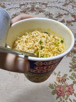 NISSIN 닛신 컵누들  4종 - 씨푸드오리지날, 씨푸드 스파이시, 씨푸드 커리, 씨푸드 XO소스 — 5점을 준 리뷰어가 2022년 3월 올린 사용 사진