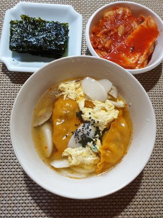 한만두 진한 해물맛 짬뽕만두 1kg — 4점을 준 리뷰어가 2021년 4월 올린 사용 사진