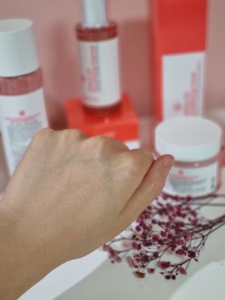 아이앤립 / EYENLIP 아이앤립 연어오일 리바이탈라이징 토너+앰플+크림 3종 세트 — 5점을 준 리뷰어가 2021년 6월 올린 사용 사진