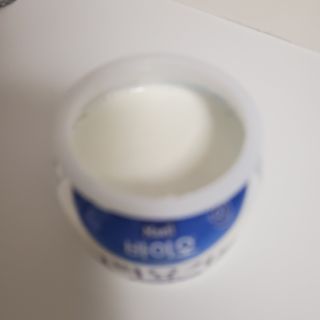 매일바이오 그릭요거트 오리지널 플레인 4개, 로스터리 커피믹스 4개 — 4.5점을 준 리뷰어가 2021년 12월 올린 사용 사진
