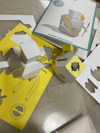 움직이는 종이로봇 - 로빗 로얄버전 움직이는 종이 로봇 - 로빗 — 5점을 준 리뷰어가 2020년 12월 올린 사용 사진