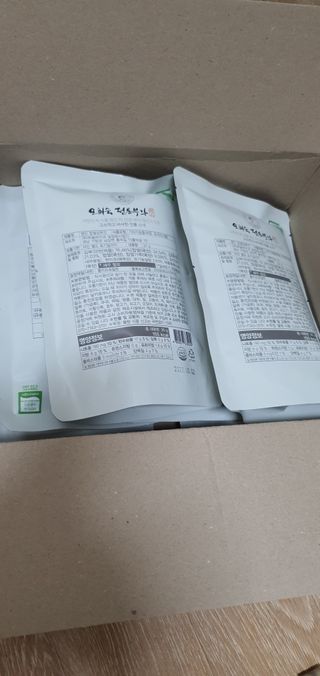 오희숙 전통부각 명인 찹쌀김부각, 찹쌀다시마부각, 황태껍질튀각 총 6봉 — 5점을 준 리뷰어가 2021년 6월 올린 사용 사진
