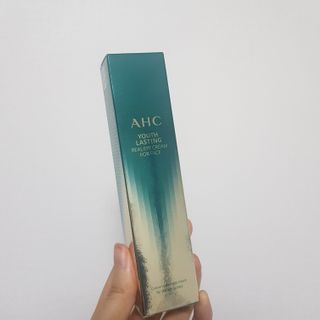 [NEW 탄력유턴 아이크림] AHC 유스 래스팅 리얼 아이크림 포 페이스 — 4점을 준 리뷰어가 2021년 3월 올린 사용 사진
