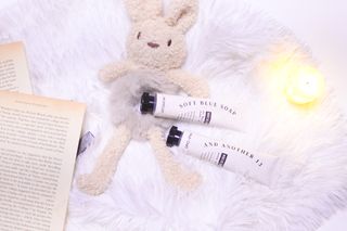 멈칫(MUMCHIT) 넥퍼퓸 NECKPERFUME 2가지 향 — 5점을 준 리뷰어가 2021년 11월 올린 사용 사진