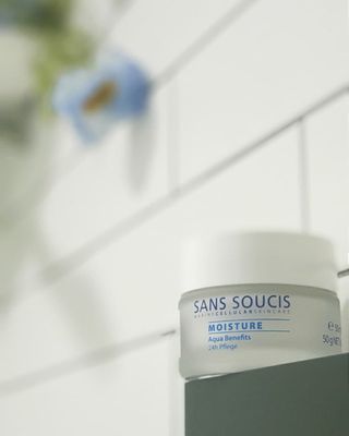 산수시 아쿠아 베네핏 24h 수부지 물광 속건조 수분크림 50ml — 4점을 준 리뷰어가 2021년 8월 올린 사용 사진