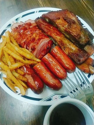 [테이스티나인] [레디잇x부루마불] 부어스트 바베큐 플래터 1000g — 5점을 준 리뷰어가 2022년 4월 올린 사용 사진