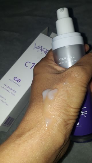 바르셀 수분로션 수분크림 보습 탄력 주름개선 인텐시브 리포좀 크림 C1 50ml — 3.5점을 준 리뷰어가 2021년 11월 올린 사용 사진