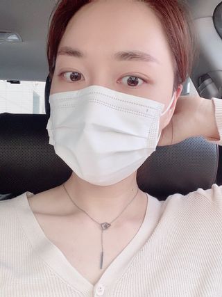 JHWORLD 스누피 마스크 정품 스누피 KF-AD 국내 비말차단 아동용 성인용 일회용 덴탈마스크 50매 — 4점을 준 리뷰어가 2021년 6월 올린 사용 사진