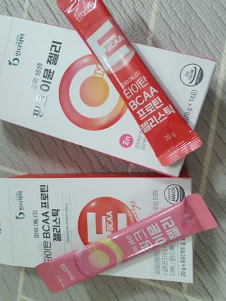 인디닥터 면역 생생 핑크 이뮨 젤리 + 타이탄 BCAA 프로틴 젤리스틱 — 5점을 준 리뷰어가 2022년 4월 올린 사용 사진