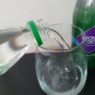 몽베스트 Montbest with Sparkling water Plain 20병 — 5점을 준 리뷰어가 2022년 12월 올린 사용 사진