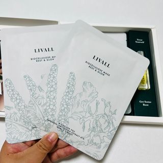 리브얼 | LIVALL 바이오셀룰로오스 마스크 레스트 앤 글로우 33ml  x 3개입 — 5점을 준 리뷰어가 2022년 6월 올린 사용 사진