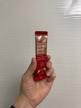 자연에온 가득담은 몽모랑시 타트체리 콜라겐 젤리스틱 — 5점을 준 리뷰어가 2021년 1월 올린 사용 사진