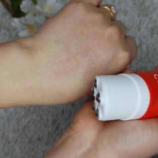 건강누리인터내셔날 큐어레스트 스포츠 마사지 닥터페인 바디 핫 롤링 볼 크림(100ml) — 5점을 준 리뷰어가 2022년 3월 올린 사용 사진