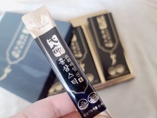 헬스업_천명진프리미엄홍삼스틱_10ml x 30포 — 5점을 준 리뷰어가 2021년 2월 올린 사용 사진