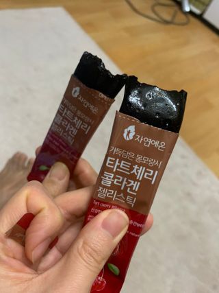 자연에온 가득담은 몽모랑시 타트체리 콜라겐 젤리스틱 — 5점을 준 리뷰어가 2021년 1월 올린 사용 사진