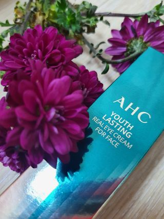 [NEW 탄력유턴 아이크림] AHC 유스 래스팅 리얼 아이크림 포 페이스 — 5점을 준 리뷰어가 2021년 2월 올린 사용 사진