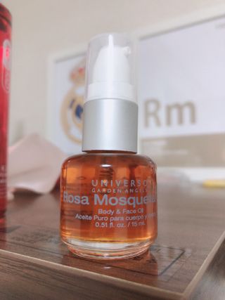 유니베르소 로즈힙 오일 15ml — 5점을 준 리뷰어가 2021년 8월 올린 사용 사진