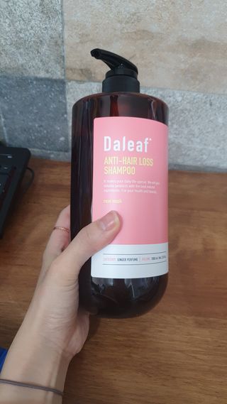 달리프 진저 베러 퍼퓸 탈모 완화 샴푸 1000ml 향 3종 — 4점을 준 리뷰어가 2021년 1월 올린 사용 사진