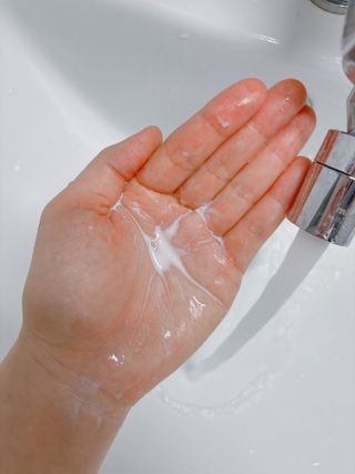 스킨1004 [SKIN1004] 마다가스카르 센텔라 라이트 클렌징 오일 200ml — 5점을 준 리뷰어가 2024년 7월 올린 사용 사진