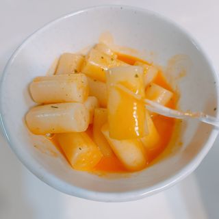 나우  [요리궁리] B타입 ( 매콤, 치즈, 매콤까르보 ) 꽃떡볶이 6개입 세트 — 5점을 준 리뷰어가 2025년 3월 올린 사용 사진