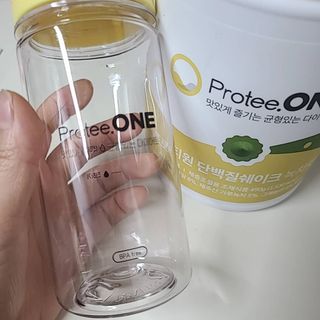 프로티원 단백질쉐이크 녹차맛 2주분 1통+보틀 — 5점을 준 리뷰어가 2021년 4월 올린 사용 사진