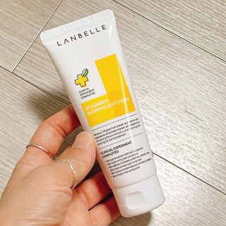 랑벨 비타 에너지 잡티 크림 75ml (피부 속 기미완화크림) — 4.5점을 준 리뷰어가 2022년 5월 올린 사용 사진