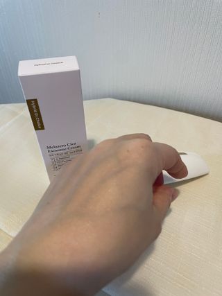 하이브리온 [쿠팡]멜라제로 시카엑소좀 크림 50ml PDRN 줄기세포 주름 미백기능성 피부과 병원입점, 1개, 50g — 5점을 준 리뷰어가 2025년 6월 올린 사용 사진