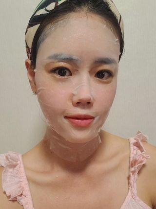 태그스킨 4스텝 주름개선 피부미백 영양 마스크팩 3개 세트(최신버전) — 4점을 준 리뷰어가 2022년 5월 올린 사용 사진