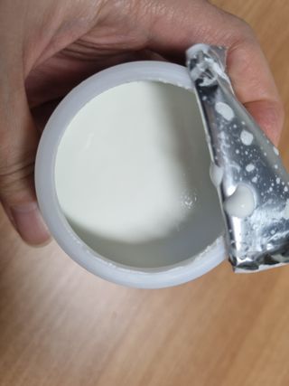 매일바이오 그릭요거트 오리지널 플레인 4개, 로스터리 커피믹스 4개 — 4점을 준 리뷰어가 2021년 12월 올린 사용 사진