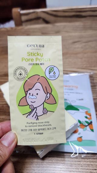 세뚜아(Cettua) 세뚜아 스티키 포어 패치 Cettua Sticky Pore Patch — 5점을 준 리뷰어가 2023년 7월 올린 사용 사진